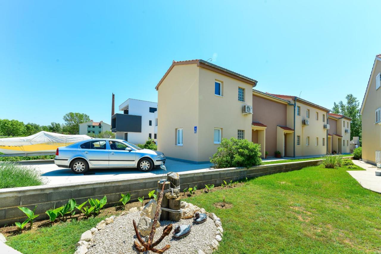Apartments By The Sea Nin, Zadar - 13172 ภายนอก รูปภาพ