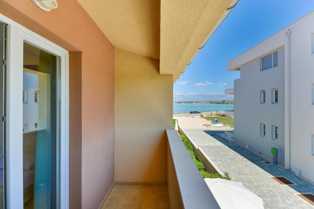 Apartments By The Sea Nin, Zadar - 13172 ภายนอก รูปภาพ