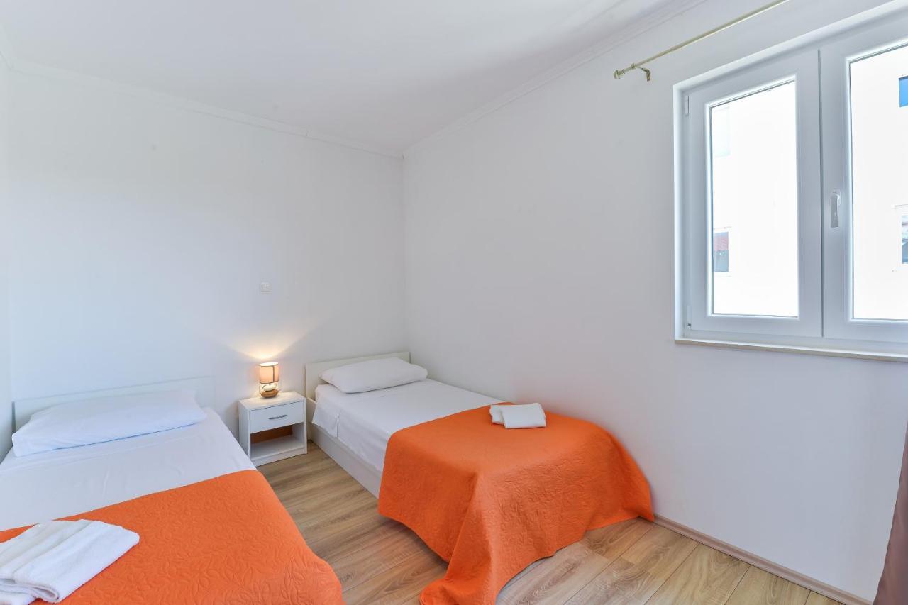 Apartments By The Sea Nin, Zadar - 13172 ภายนอก รูปภาพ