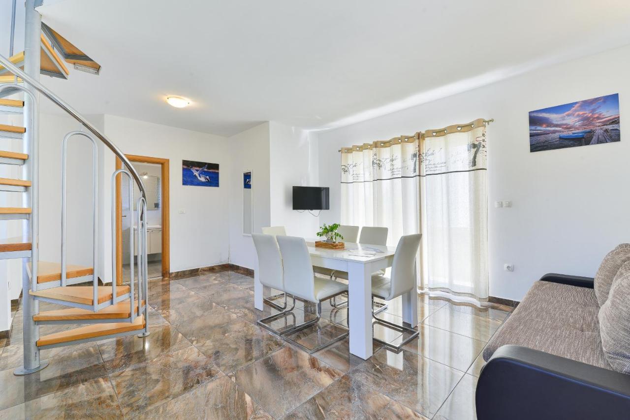 Apartments By The Sea Nin, Zadar - 13172 ภายนอก รูปภาพ