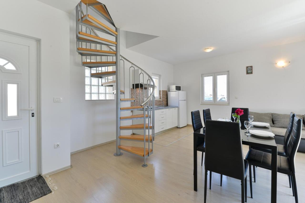 Apartments By The Sea Nin, Zadar - 13172 ภายนอก รูปภาพ