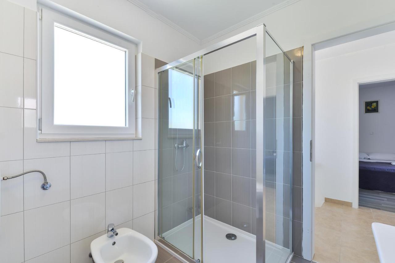 Apartments By The Sea Nin, Zadar - 13172 ภายนอก รูปภาพ