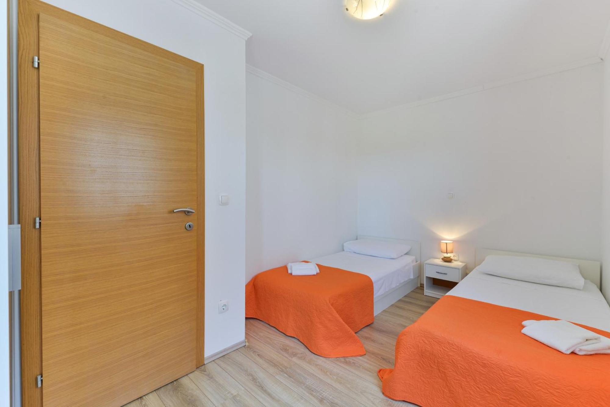 Apartments By The Sea Nin, Zadar - 13172 ห้อง รูปภาพ